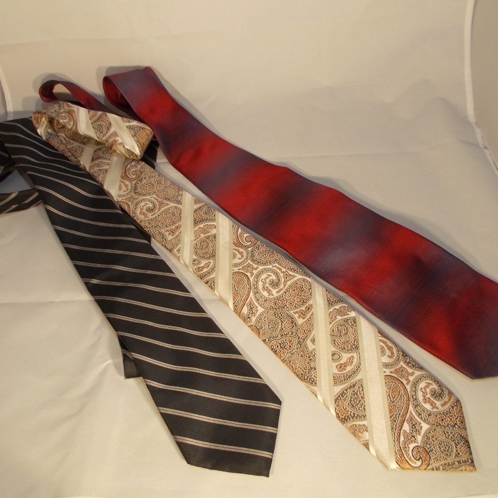 Clearance EUC 3 men's accessory neck ties - Picture 4 of 4